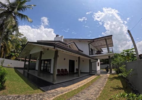 Property building, Garden, Balcony/Terrace