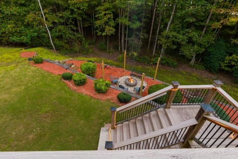 The Toasty Marshmallow Private, Modern Cabin Cabin in Helen