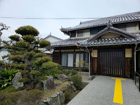 Property building, Day