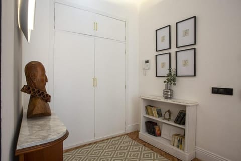 Dining area, furniture