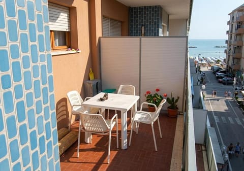 Patio, Neighbourhood, Natural landscape, Balcony/Terrace, Seating area, Dining area, City view, Sea view