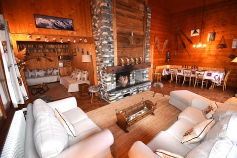 Communal lounge/ TV room, Living room