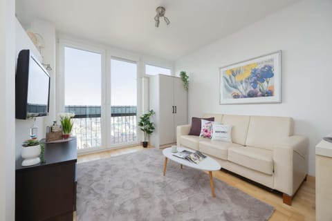 TV and multimedia, View (from property/room), Seating area