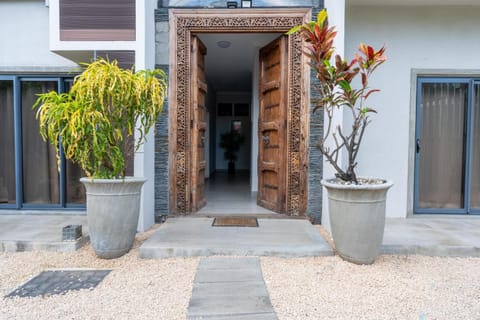Facade/entrance