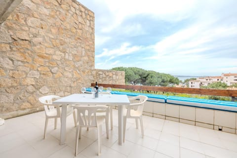 Property building, Balcony/Terrace, Sea view