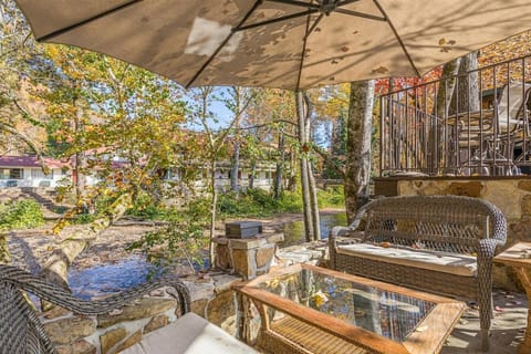 Lazy River Days - Riverfront Cabin Downtown Helen Cabin in Helen