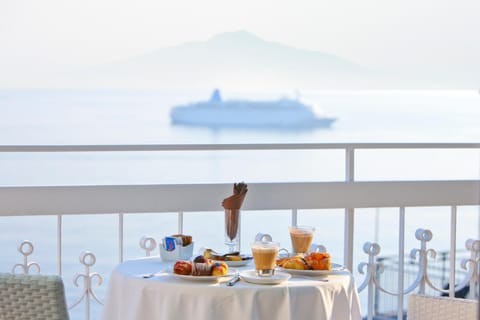 Balcony/Terrace, Sea view, Breakfast, Buffet breakfast