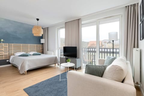 Bed, TV and multimedia, Balcony/Terrace, Seating area