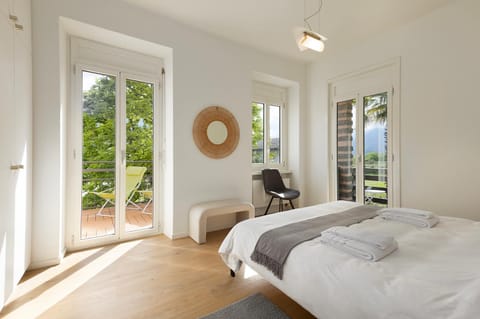 Bedroom, air conditioner