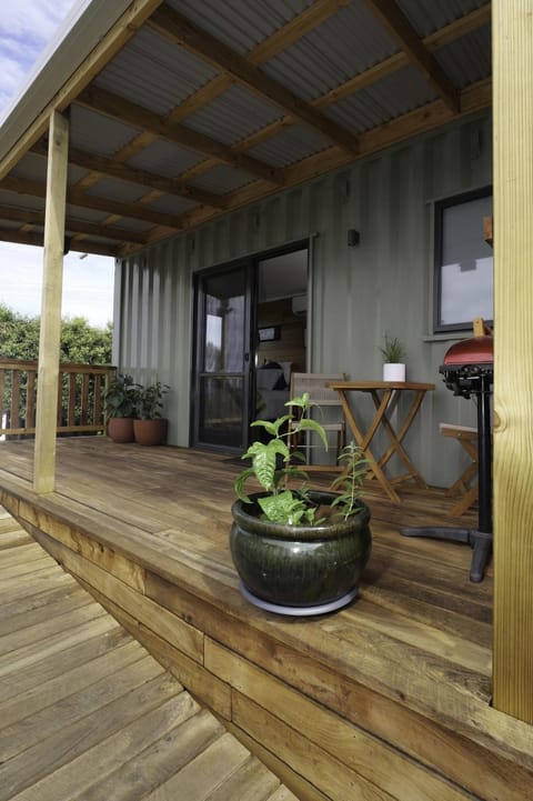 Leven Studio - StayTiny at Ulverstone Apartment in Ulverstone