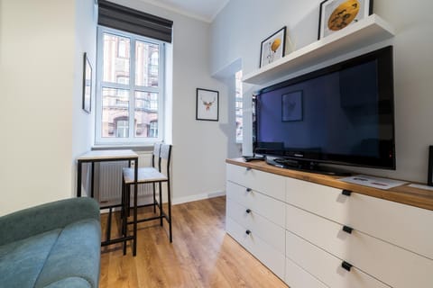Communal lounge/ TV room, TV and multimedia, Kitchen or kitchenette, Dining area, Evening entertainment