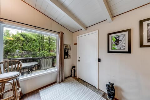 Rivers Edge House in Helen