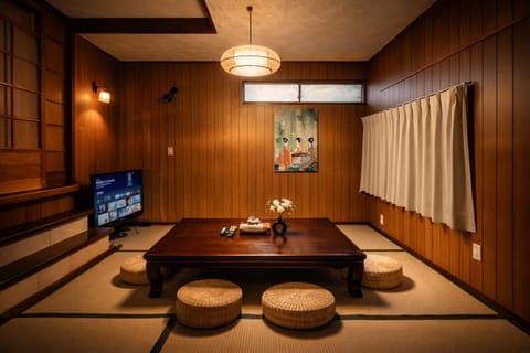 Communal lounge/ TV room, Living room, Seating area