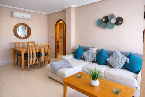 Living room, Dining area, air conditioner