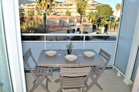Day, View (from property/room), Balcony/Terrace, Dining area