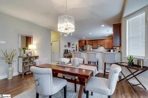 5BR Upscale Getaway - Near Greenville House in Simpsonville