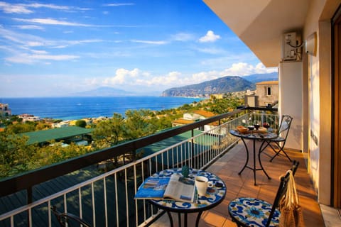 Day, Natural landscape, Balcony/Terrace, Sea view