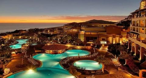 Property building, Nearby landmark, Natural landscape, Bird's eye view, City view, Mountain view, Pool view, Sea view, Sunset, sunbed