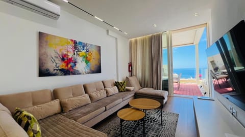 Communal lounge/ TV room, TV and multimedia, Living room, Seating area