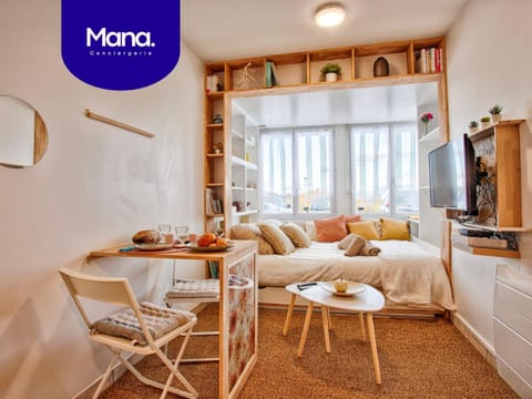 TV and multimedia, Living room, Photo of the whole room, Dining area, Bedroom
