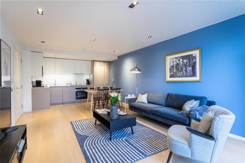 Kitchen or kitchenette, Living room, Seating area, Dining area, pet friendly, stove