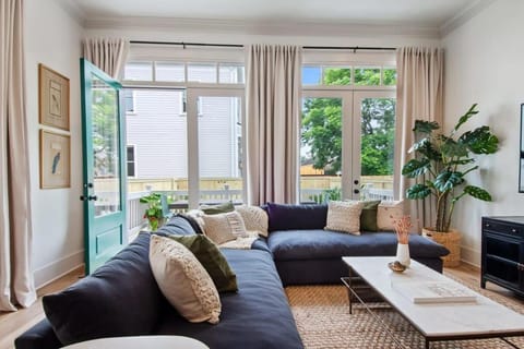 Relaxing Home Private Heated Pool House in Ninth Ward