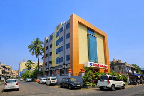 Property building, Day, Parking