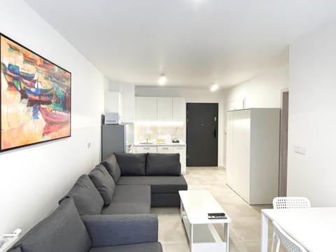 Kitchen or kitchenette, Seating area, Dining area