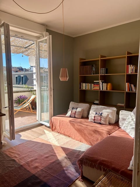 Living room, Seating area
