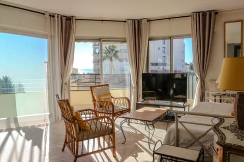 Natural landscape, TV and multimedia, Balcony/Terrace, Living room, Dining area, Sea view