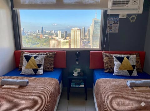 Bed, Photo of the whole room, Bedroom, air conditioner