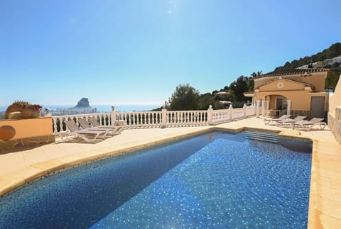 Sea view, Swimming pool, sunbed