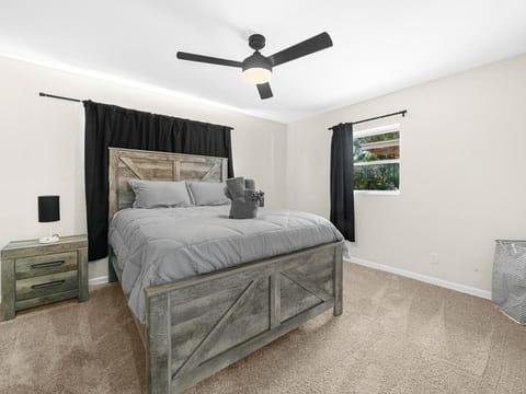 Costa Lego Pool Home - 5BR Winter Haven Private Resort House in Winter Haven