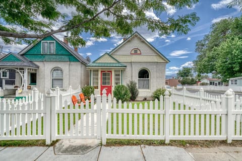 Parkside Cottage - Near Downtown Salida! House in Salida