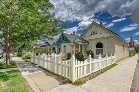 Parkside Cottage - Near Downtown Salida! House in Salida