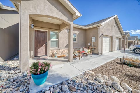 Beautiful Town Home in Poncha Springs- minutes to Monarch Mountain House in Poncha Springs