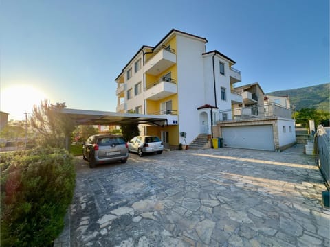 Property building, Parking