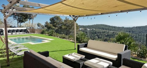 Garden, View (from property/room), Swimming pool