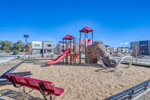 Ponchita West- New 3 Bedroom- minutes to Ski Monarch House in Poncha Springs