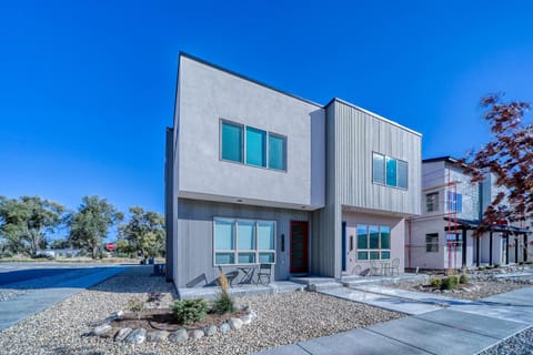 Ponchita West- New 3 Bedroom- minutes to Ski Monarch House in Poncha Springs