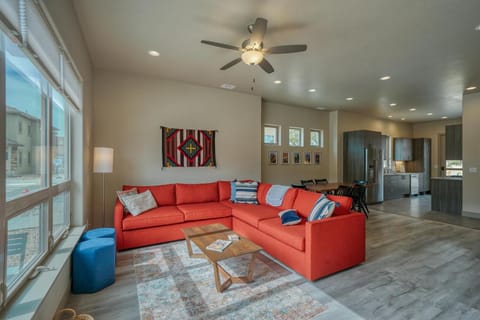 Ponchita West- New 3 Bedroom- minutes to Ski Monarch House in Poncha Springs