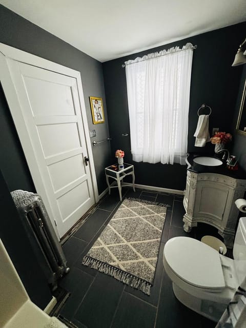 Historic walkable downtown Victorian with Skiing nearby House in Rutland