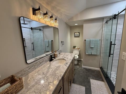 Mi Casa Su Casa House in Frankford