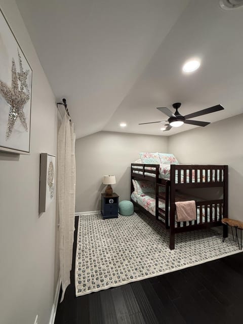 Mi Casa Su Casa House in Frankford