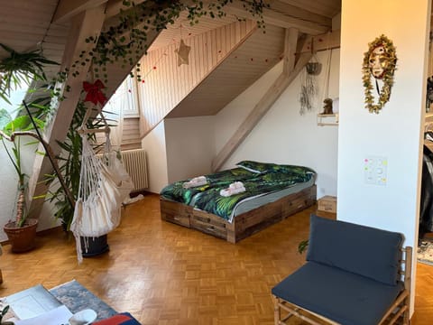 Bed, Living room, Photo of the whole room, Seating area, Bedroom, towels