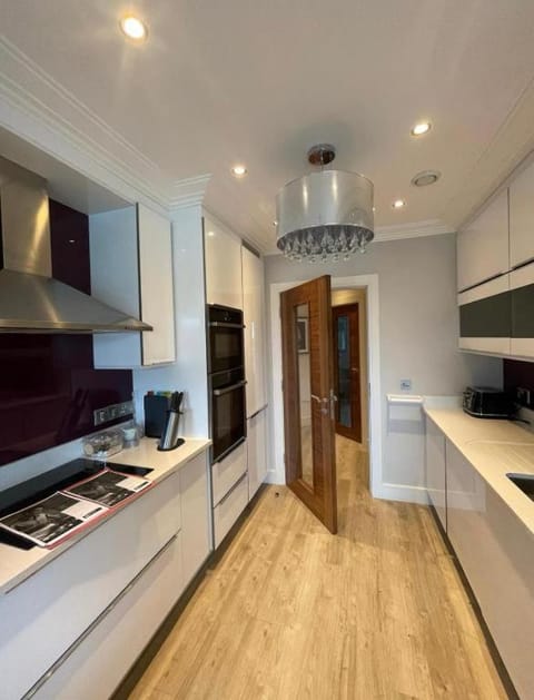 Cozy Ensuite Room- 10 mins to CITY CENTRE Vacation rental in Killarney