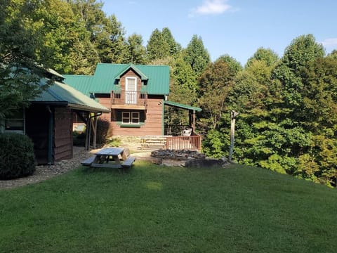 Secluded mountain cabin 3 miles to Blue Ridge Pkwy Cabin in Mitchell County
