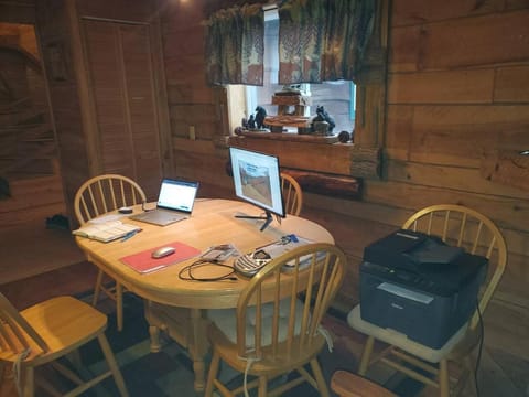 Secluded mountain cabin 3 miles to Blue Ridge Pkwy Cabin in Mitchell County