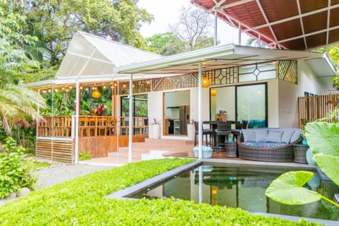 Balcony/Terrace, Dining area, Swimming pool, Swimming pool