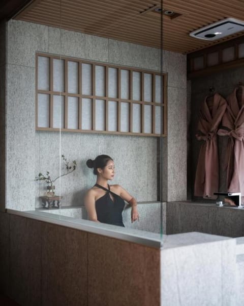 Hot Spring Bath, Hot Tub